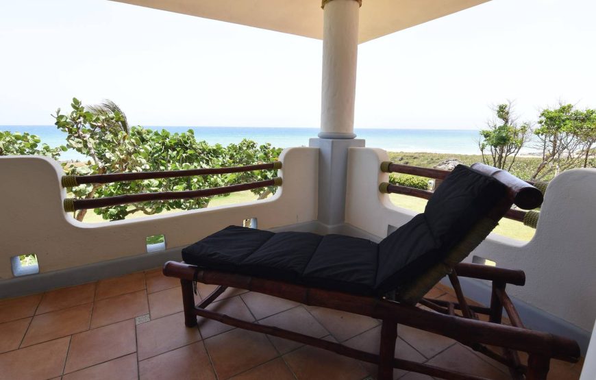 Ocean front condo, next Perla Marina beach, 2 bedrooms
