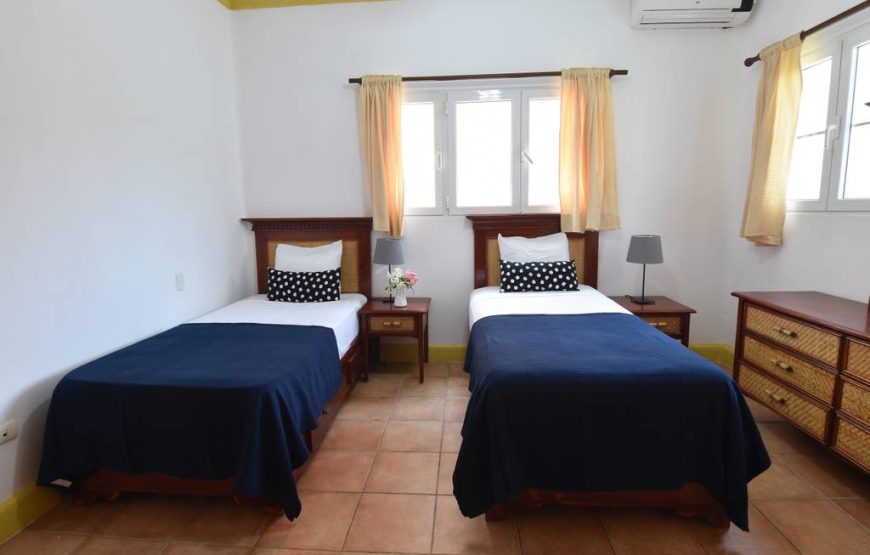 Ocean front condo, next Perla Marina beach, 2 bedrooms