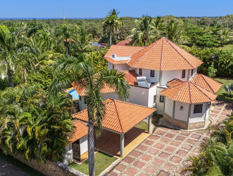 Villa with garden and pool, 3 +1 bedrooms, between Sosua and Cabarete