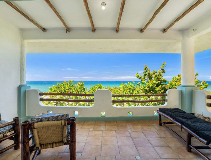 Blue Fish, Ocean Front, Beach, Pool, 2-Bedroom Condo