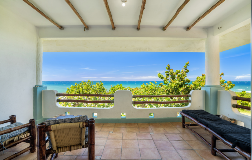 Blue Fish, Ocean Front, Beach, Pool, 2-Bedroom Condo