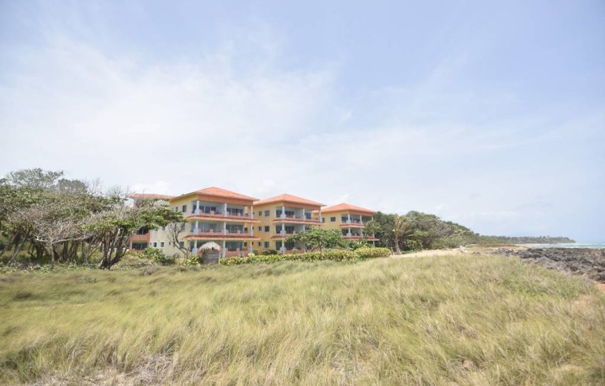 Ocean front condo, next Perla Marina beach, 2 bedrooms