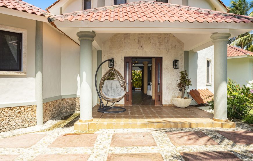 Spacious 3+1 bedroom Villa with Private Pool, Lomas Mironas