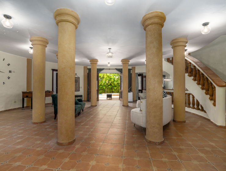 Spacious 3+1 bedroom Villa with Private Pool, Lomas Mironas