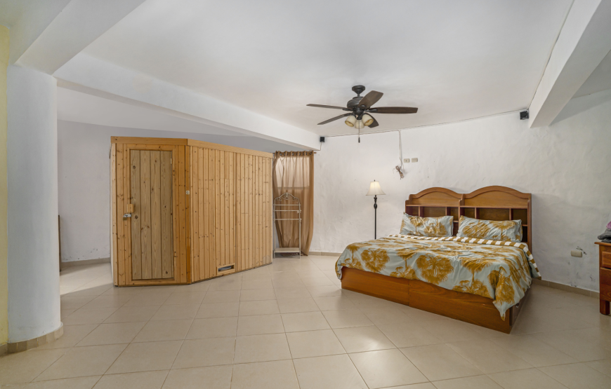 Spacious 3+1 bedroom Villa with Private Pool, Lomas Mironas