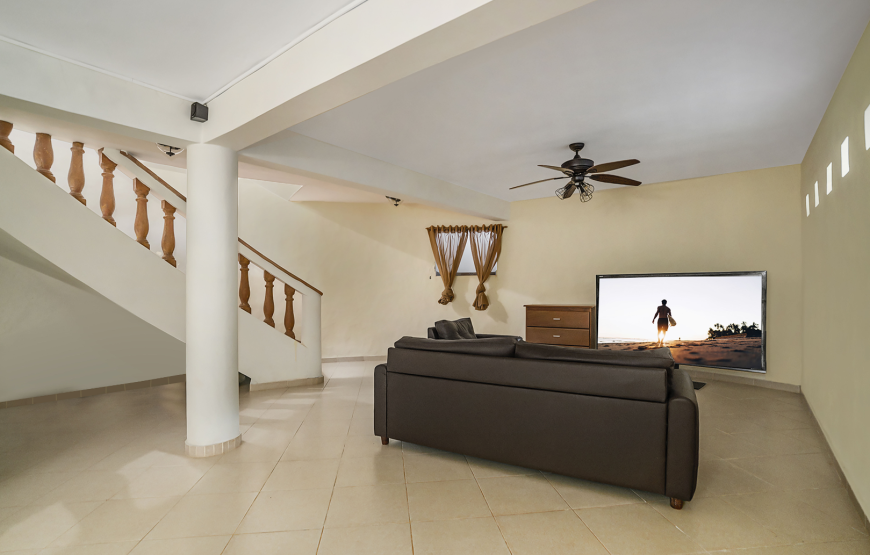 Spacious 3+1 bedroom Villa with Private Pool, Lomas Mironas