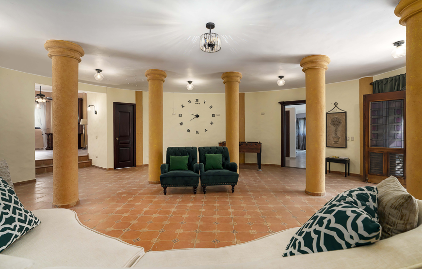 Spacious 3+1 bedroom Villa with Private Pool, Lomas Mironas